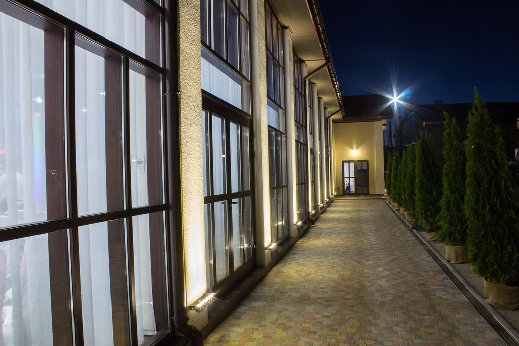 Галицька Корона Davidov Exterior photo